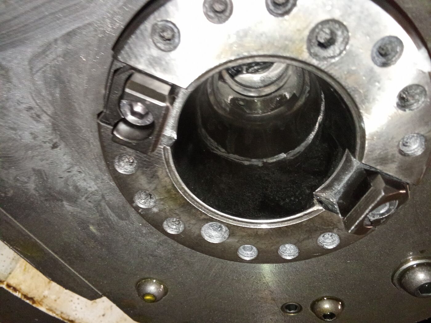 Okuma MB-66VA – vpenjalni konus vretena, Pred obnovo